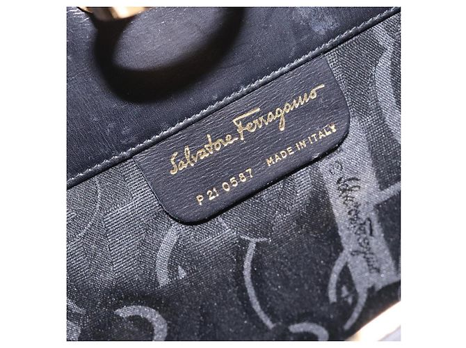 Borsa a Spalla in Pelle Gancini Chain di Salvatore Ferragamo Nero Oro Auth yk18587 - vista 12