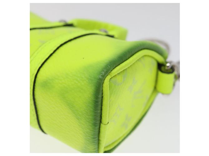 LOUIS VUITTON Taigalama Portachiavi Mini Keepall Charm Giallo M01048 Auth MX390 - vista 10