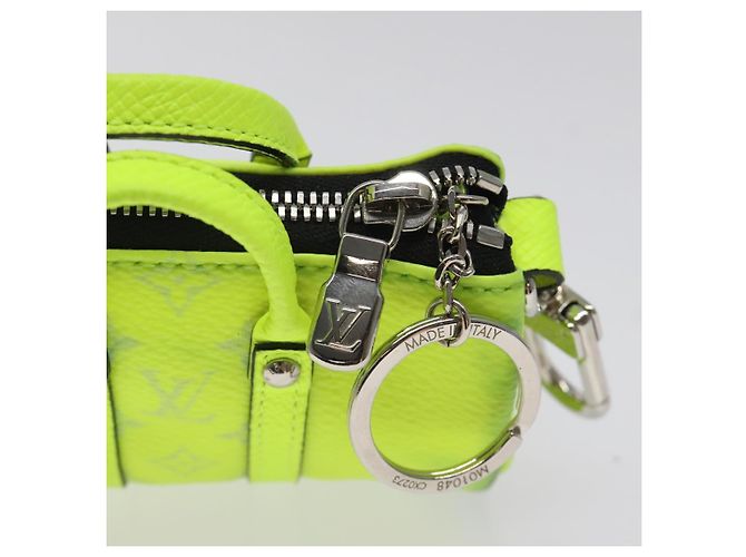 LOUIS VUITTON Taigalama Portachiavi Mini Keepall Charm Giallo M01048 Auth MX390 - vista 16