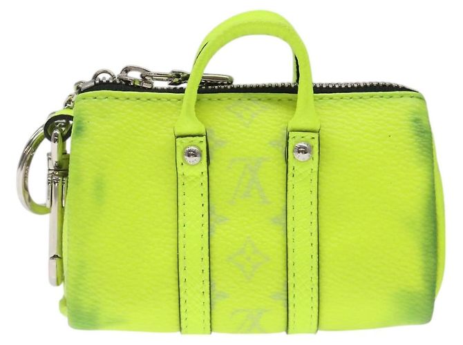 LOUIS VUITTON Taigalama Portachiavi Mini Keepall Charm Giallo M01048 Auth MX390 - vista 3