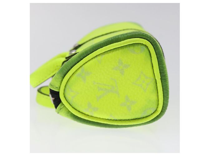 LOUIS VUITTON Taigalama Portachiavi Mini Keepall Charm Giallo M01048 Auth MX390 - vista 4