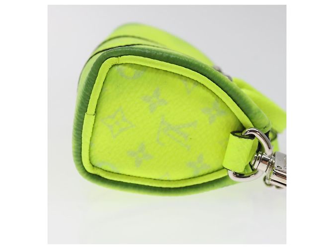 LOUIS VUITTON Taigalama Portachiavi Mini Keepall Charm Giallo M01048 Auth MX390 - vista 5