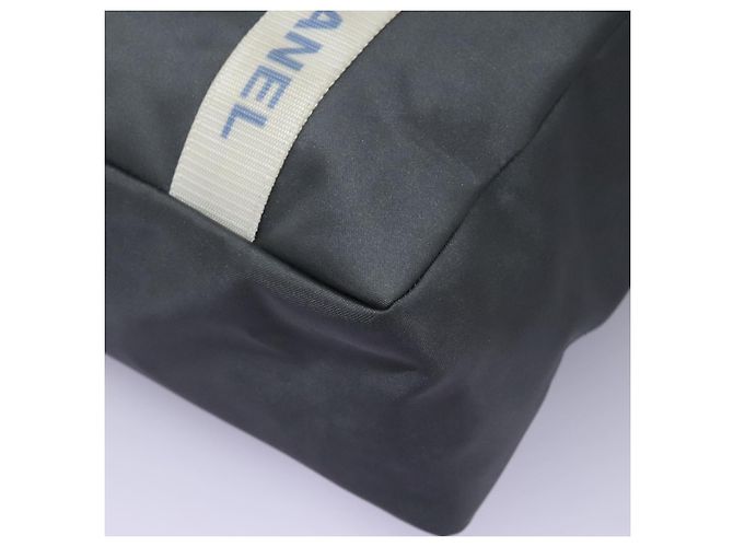 Borsa sportiva CHANEL in nylon grigio e bianco con logo CC Auth ar13479 Marrone - vista 14