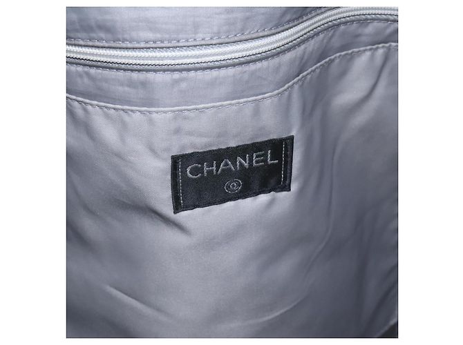 Borsa sportiva CHANEL in nylon grigio e bianco con logo CC Auth ar13479 Marrone - vista 17