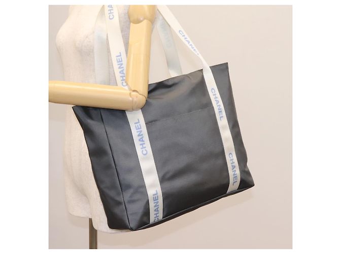 Borsa sportiva CHANEL in nylon grigio e bianco con logo CC Auth ar13479 Marrone - vista 24
