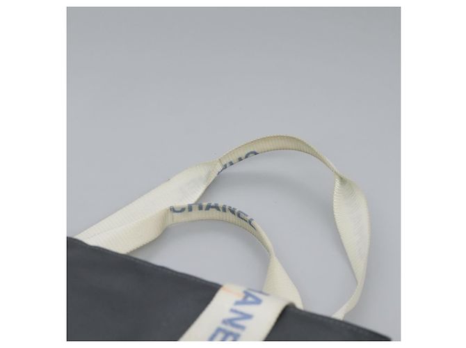 Borsa sportiva CHANEL in nylon grigio e bianco con logo CC Auth ar13479 Marrone - vista 9