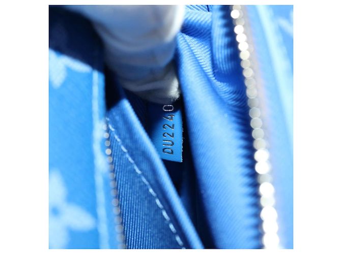 LOUIS VUITTON Borsa a Spalla Soft Trunk Monogram Clouds Blu M45430 LV Auth 42826SM Bianco - vista 11