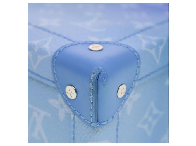 LOUIS VUITTON Borsa a Spalla Soft Trunk Monogram Clouds Blu M45430 LV Auth 42826SM Bianco - vista 7