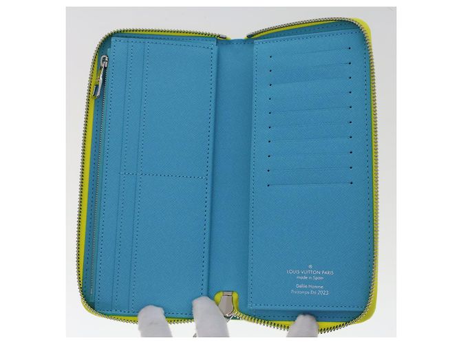 Carteira Vertical Zippy Playground LOUIS VUITTON Amarela M82005 Auth 48507SM Amarelo - vista 9