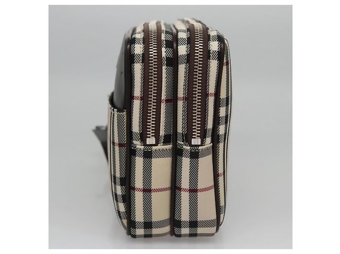Bolso clutch de nylon beige con estampado Nova Check de BURBERRY Auth BA224AV - vista 3