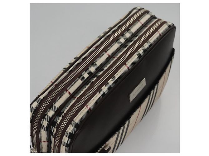Bolso clutch de nylon beige con estampado Nova Check de BURBERRY Auth BA224AV - vista 6