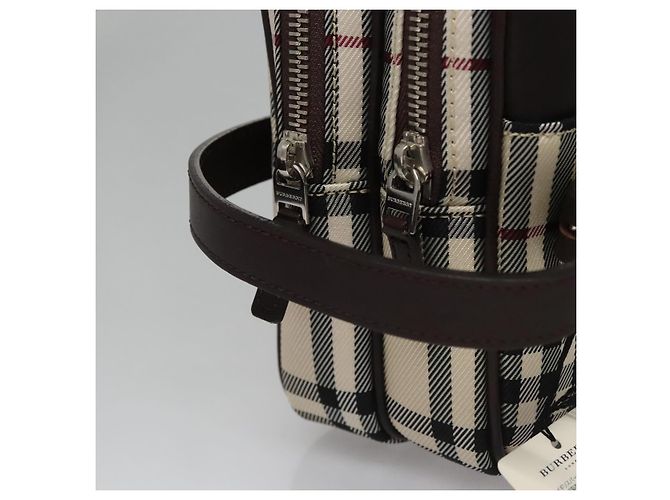 Bolso clutch de nylon beige con estampado Nova Check de BURBERRY Auth BA224AV - vista 7
