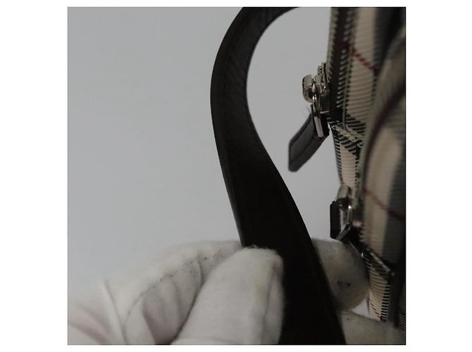 Bolso clutch de nylon beige con estampado Nova Check de BURBERRY Auth BA224AV - vista 8