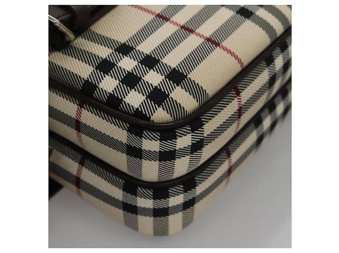 Bolso clutch de nylon beige con estampado Nova Check de BURBERRY Auth BA224AV - vista 9