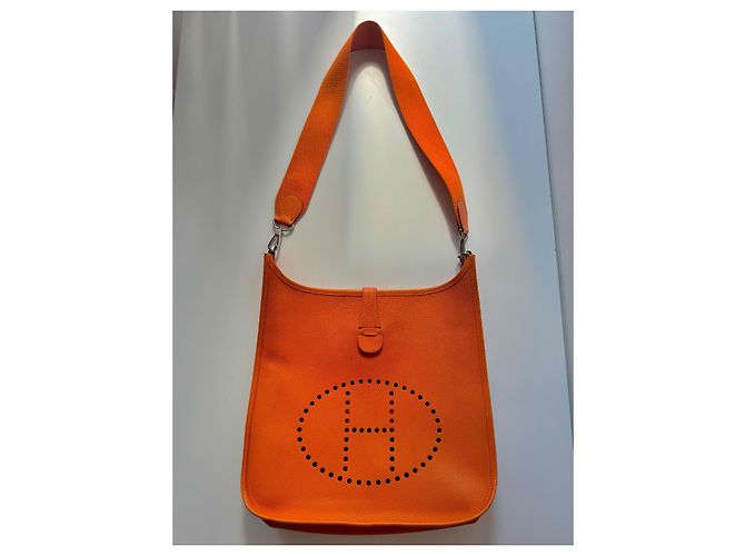 Borsa a mano Hermès Evelyne 31 Arancione in pelle - vista 2