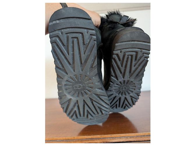 Ugg Mini Bailey Bow II Boot Black - view 3