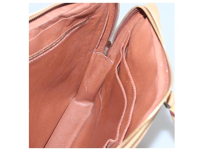 LOUIS VUITTON Borsa Porta Documenti da Viaggio Epi Winnipeg Beige LV Auth bs27743 - vista 19