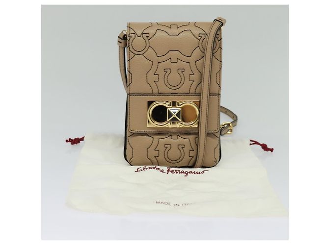 Borsa a Spalla Gancini in Pelle Beige Oro Auth 131785 di Salvatore Ferragamo - vista 22