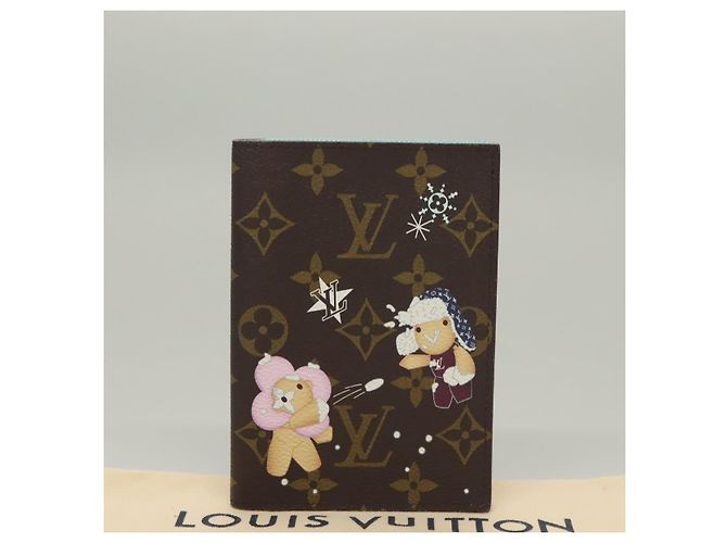 LOUIS VUITTON Noël Vivienne Couverture Passeport Étui à Passeport Auth 132776M Monogramme - vue 12