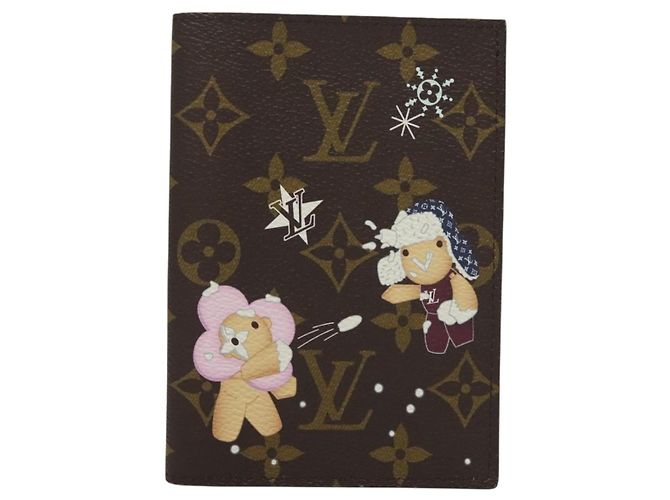 LOUIS VUITTON Noël Vivienne Couverture Passeport Étui à Passeport Auth 132776M Monogramme - vue 13