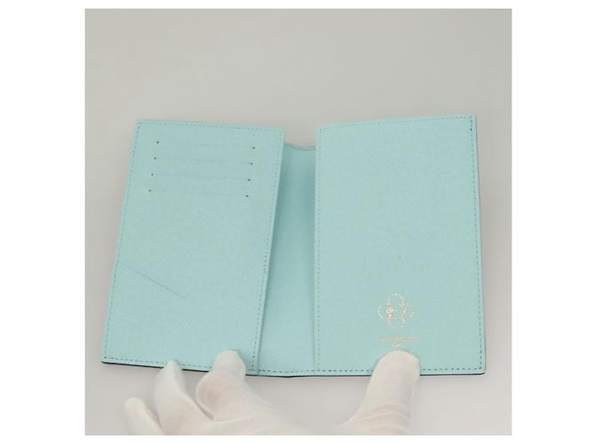 LOUIS VUITTON Noël Vivienne Couverture Passeport Étui à Passeport Auth 132776M Monogramme - vue 8