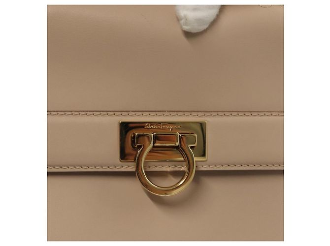 Borsa a mano in pelle Salvatore Ferragamo Gancini Sofia 2 in 1 Beige Oro Auth 131462 D'oro - vista 20
