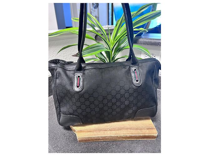 Borsa a spalla Gucci in nylon nero - vista 2