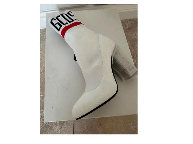 Botines GCDS de tela blancos con tacón plateado - vista 3