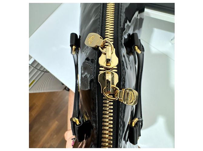 Borsa Boston MCM in pelle verniciata nera e oro Nero Gold hardware - vista 11