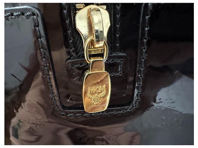 Borsa Boston MCM in pelle verniciata nera e oro Nero Gold hardware - vista 5