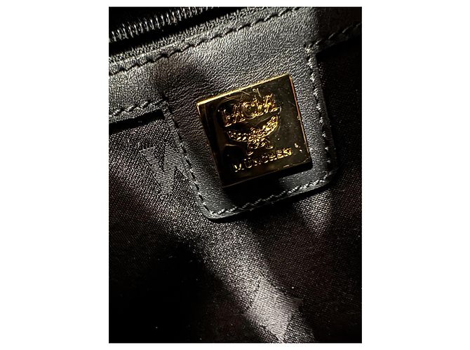 Borsa Boston MCM in pelle verniciata nera e oro Nero Gold hardware - vista 7