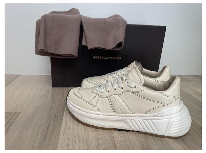 Bottega Veneta Leder Sneaker beige - Ansicht 2