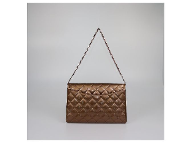 Clutch classico trapuntato in bronzo con catena Chanel - vista 3