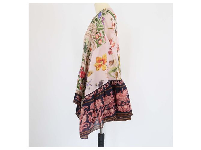 Cape-Bluse mit Schnecken- und Blumenmuster in Hellrosa Biyan Pink - Ansicht 2