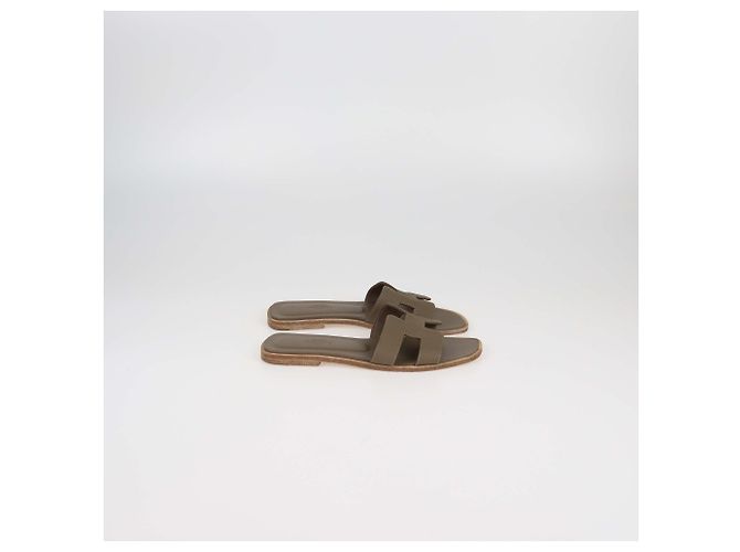 Sandali Oran Epsom Etoupe di Hermès Taupe - vista 3