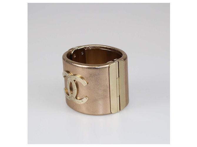 Bracciale largo in oro rosa CC di Chanel - vista 3