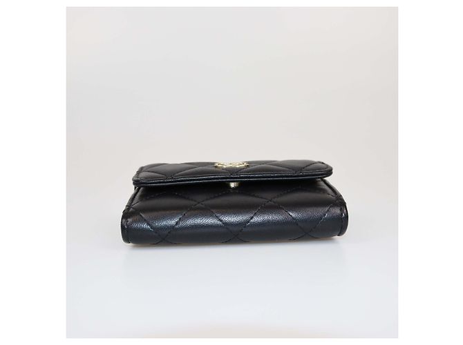 Portafoglio con tracolla in perle trapuntato nero Chanel - vista 4