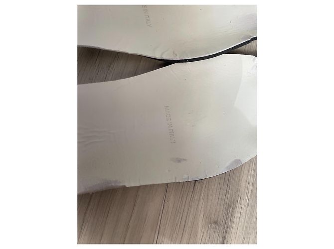 Baskets Givenchy en cuir blanc - vue 10