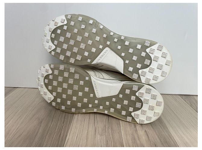 Baskets Givenchy en cuir blanc - vue 8