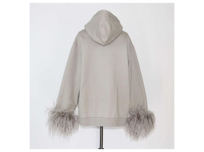 Graue Kapuzenjacke mit Federn von Prada Braun - Ansicht 3