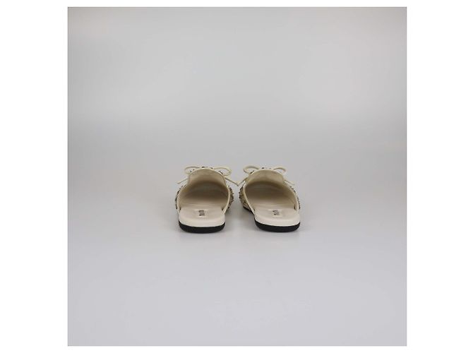 Miu Miu Pantofole Basse Beige con Fiocco di Perline - vista 5