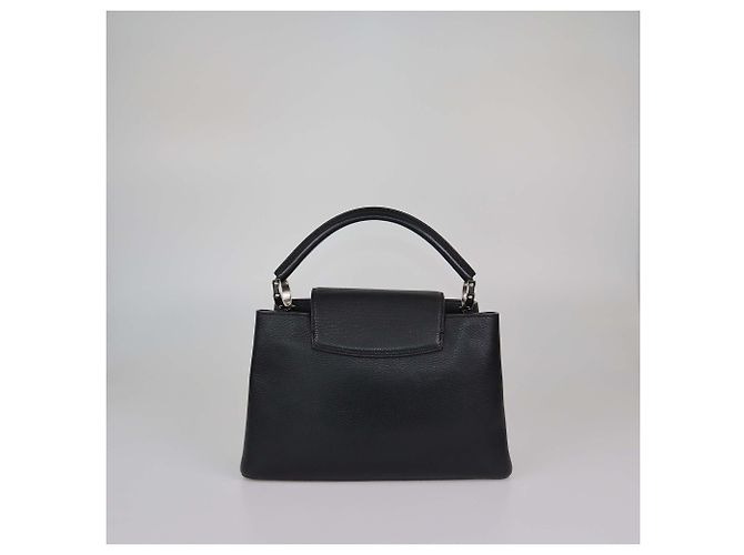 Borsa Capucines PM in Taurillon Nero Louis Vuitton - vista 3