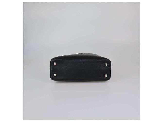 Borsa Capucines PM in Taurillon Nero Louis Vuitton - vista 4