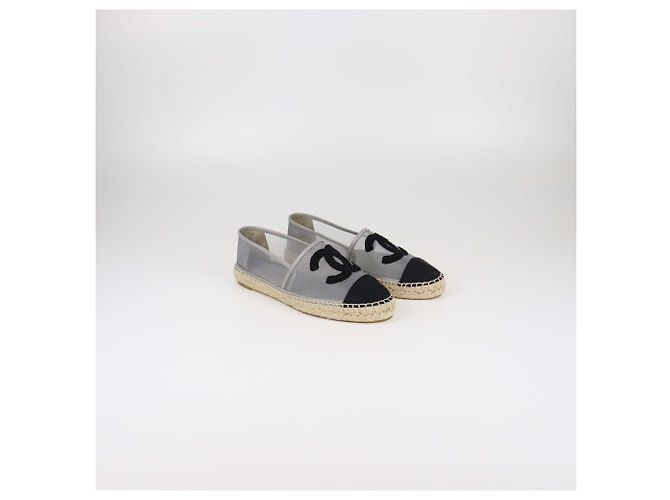 Chanel Graue/schwarze Mesh CC Ballerinas mit Zehenkappe - Ansicht 2
