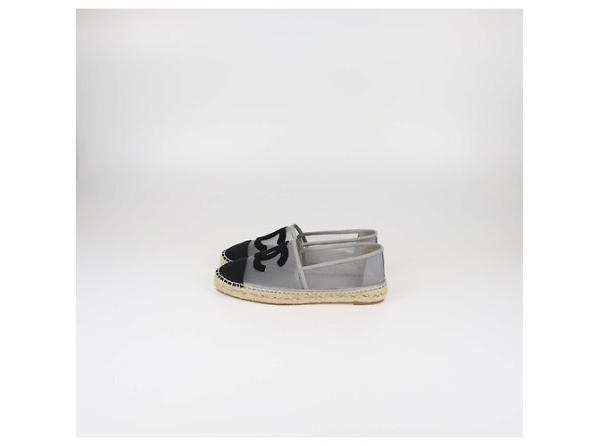 Chanel Graue/schwarze Mesh CC Ballerinas mit Zehenkappe - Ansicht 4