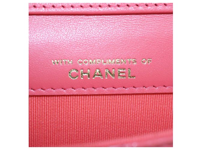 Wallet On Chain Mini portafoglio trapuntato a catena rosa albicocca di Chanel - vista 5