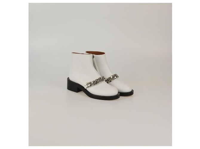 Botines Laura de Cadena Blanca Givenchy Blanco - vista 2