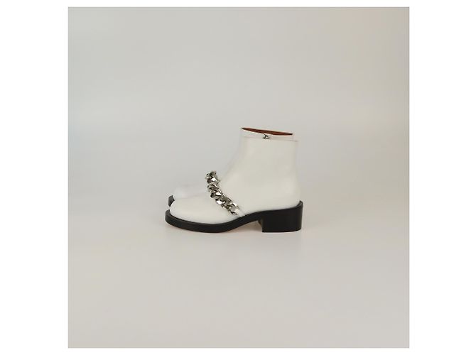 Botines Laura de Cadena Blanca Givenchy Blanco - vista 3