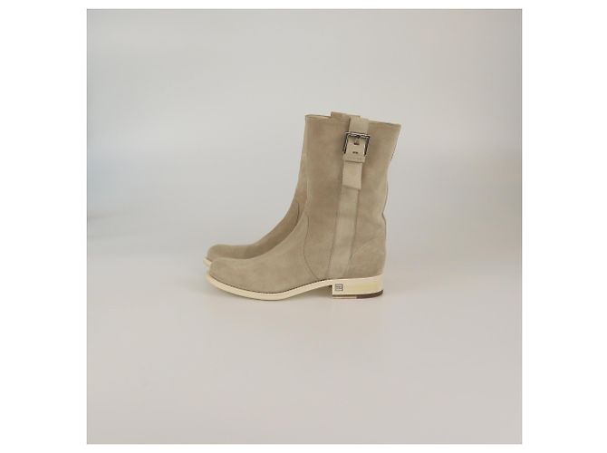 Botas midi con detalle de hebilla beige claro Chanel - vista 4