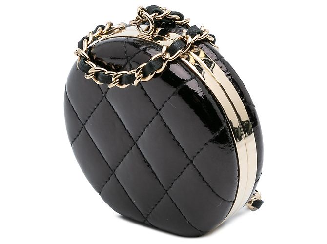 Collar de cadena con espejo redondo de charol acolchado negro de Chanel - vista 2